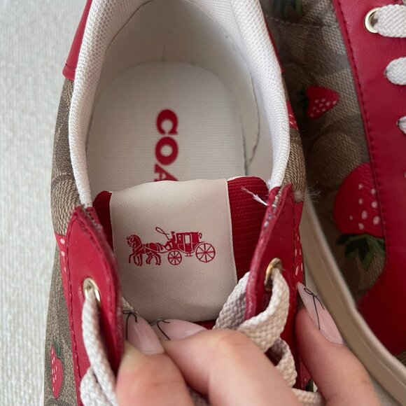 Coach Clip Low Top Sneaker In Signature Canvas With Wild Strawberry Print - Picture 7 of 11